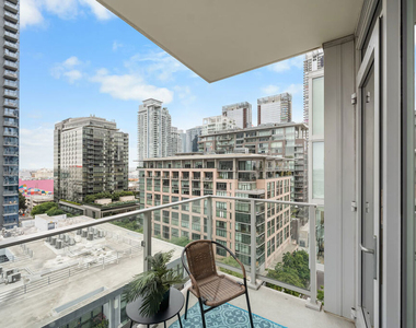 1050 S Grand Avenue - Photo Thumbnail 8