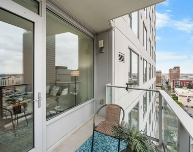 1050 S Grand Avenue - Photo Thumbnail 6