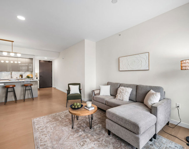 1050 S Grand Avenue - Photo Thumbnail 11