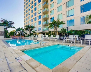 1050 S Grand Avenue - Photo Thumbnail 36