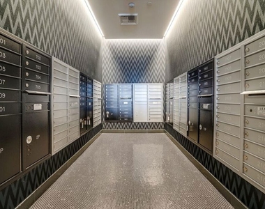 1050 S Grand Avenue - Photo Thumbnail 43