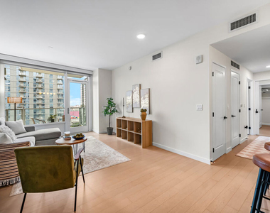 1050 S Grand Avenue - Photo Thumbnail 2