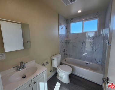 7302 Mace Place - Photo Thumbnail 9