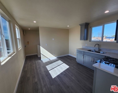 7302 Mace Place - Photo Thumbnail 7