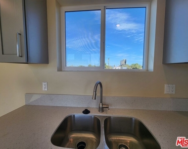 7302 Mace Place - Photo Thumbnail 8