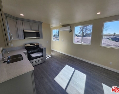 7302 Mace Place - Photo Thumbnail 6
