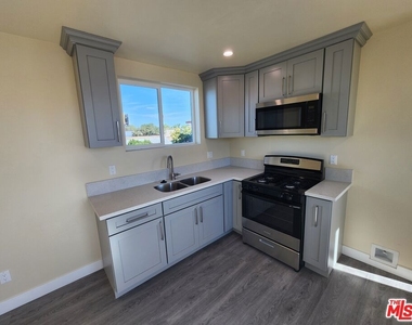 7302 Mace Place - Photo Thumbnail 5