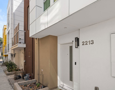 2213 Selig Drive - Photo Thumbnail 3
