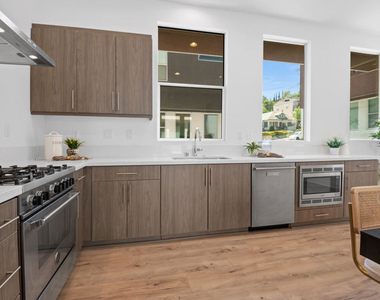 2213 Selig Drive - Photo Thumbnail 10
