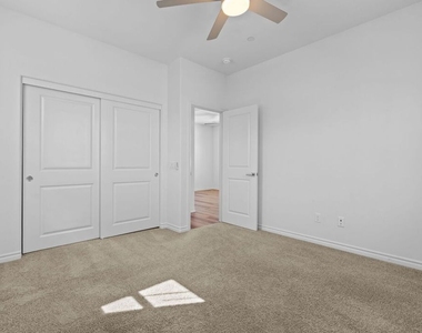 5739 Westmont Lane - Photo Thumbnail 28