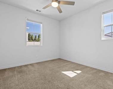5739 Westmont Lane - Photo Thumbnail 26