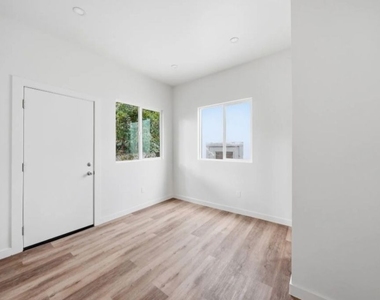 3026 W 12th Street - Photo Thumbnail 7