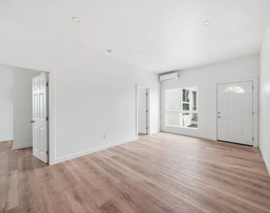3026 W 12th Street - Photo Thumbnail 2