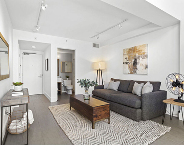 940 E 2nd Street - Photo Thumbnail 8