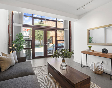 940 E 2nd Street - Photo Thumbnail 5