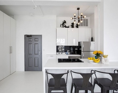 108 W 2nd Street - Photo Thumbnail 10