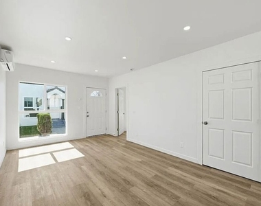3020 W 12th Street - Photo Thumbnail 2