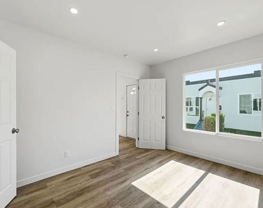 3020 W 12th Street - Photo Thumbnail 3
