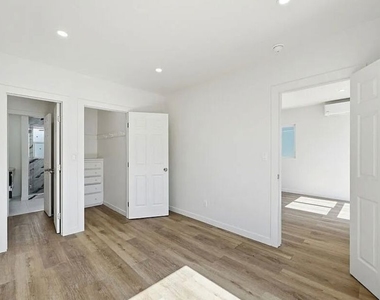 3020 W 12th Street - Photo Thumbnail 4