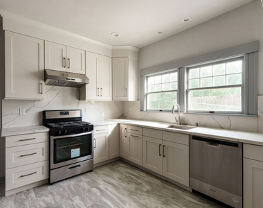 344 S Kingsley Drive - Photo Thumbnail 9