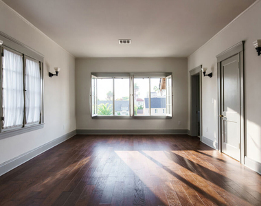 344 S Kingsley Drive - Photo Thumbnail 15