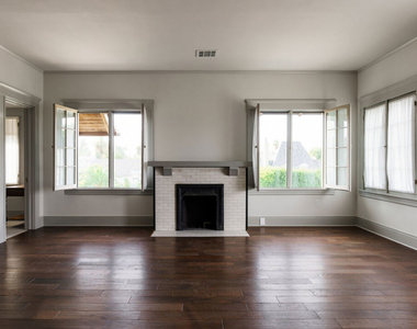 344 S Kingsley Drive - Photo Thumbnail 17