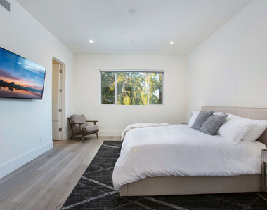 6066 Saturn Street - Photo Thumbnail 26