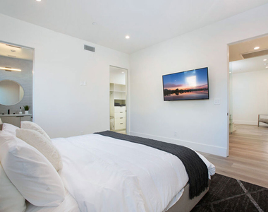 6066 Saturn Street - Photo Thumbnail 23