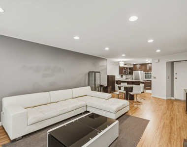 2260 N Cahuenga Boulevard - Photo Thumbnail 11