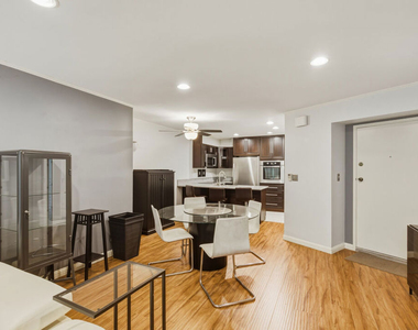 2260 N Cahuenga Boulevard - Photo Thumbnail 9