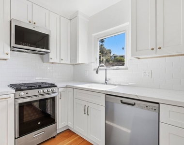215 N Avenue 49 - Photo Thumbnail 5