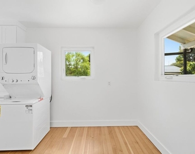 215 N Avenue 49 - Photo Thumbnail 7