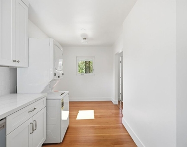 215 N Avenue 49 - Photo Thumbnail 6
