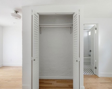 213 1/2 N Avenue 49 - Photo Thumbnail 8