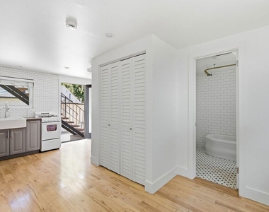 213 1/2 N Avenue 49 - Photo Thumbnail 7
