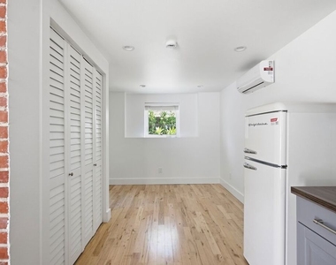 213 1/2 N Avenue 49 - Photo Thumbnail 4