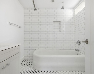 213 1/2 N Avenue 49 - Photo Thumbnail 9