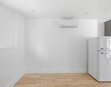 213 1/2 N Avenue 49 - Photo Thumbnail 5