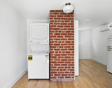 213 1/2 N Avenue 49 - Photo Thumbnail 2