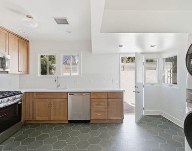 213 N Avenue 49 - Photo Thumbnail 4
