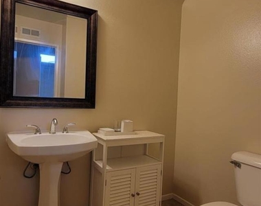 9560 Compass Point Drive S - Photo Thumbnail 20