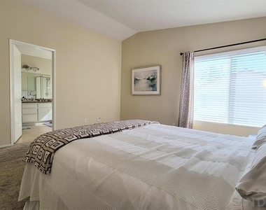 9560 Compass Point Drive S - Photo Thumbnail 24