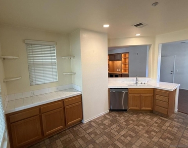 1760 Morgans Ave - Photo Thumbnail 27