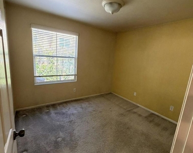 1760 Morgans Ave - Photo Thumbnail 32