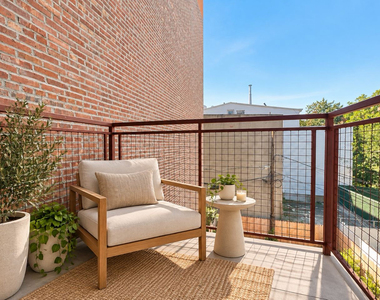 334 Evergreen Avenue - Photo Thumbnail 5
