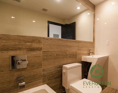 957 Kent Avenue - Photo Thumbnail 2