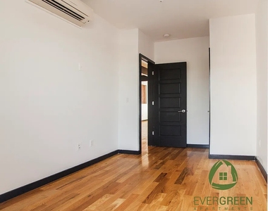 957 Kent Avenue - Photo Thumbnail 4