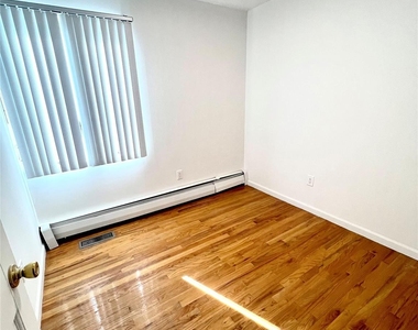 188-20 50 Ave - Photo Thumbnail 15