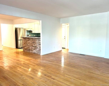 188-20 50 Ave - Photo Thumbnail 6