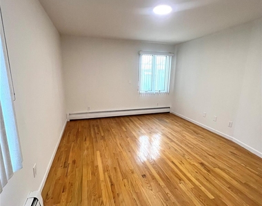 188-20 50 Ave - Photo Thumbnail 13